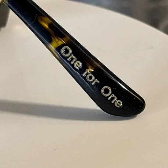 Toms Women’s Rey Cat-Eye Sunglasses EUC - Picture 5 of 6